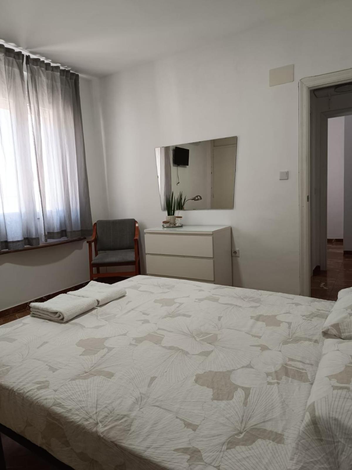 Apartament Piso Dos Junto Plaza Colon